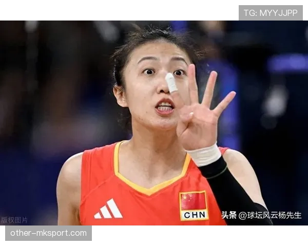 丁霞这自律程度，半夜三点还在练传球？